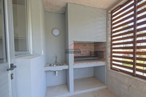 Apartamento En Punta Del Este- Ref: 5398