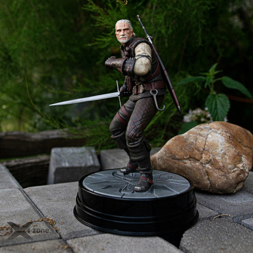 The Witcher 3 The Wild Hunt Statues - Geralt Manticore