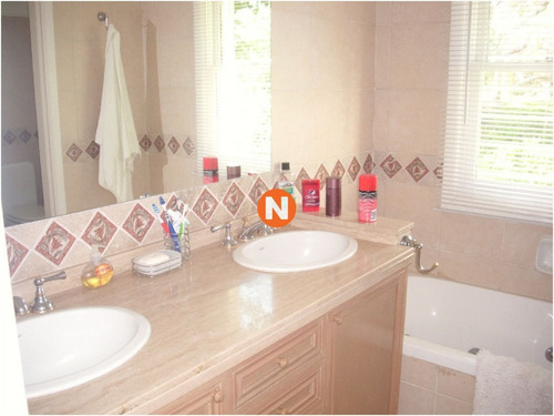 Casa En Venta Y Alquiler, Mansa, Punta Del Este, 5 Dormitorios.- Ref: 205107