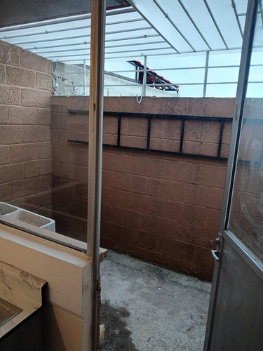 Casa Renta Cantaros I Nicolas R 2 Rec, 1 Baño, 1 Auto, Vigil