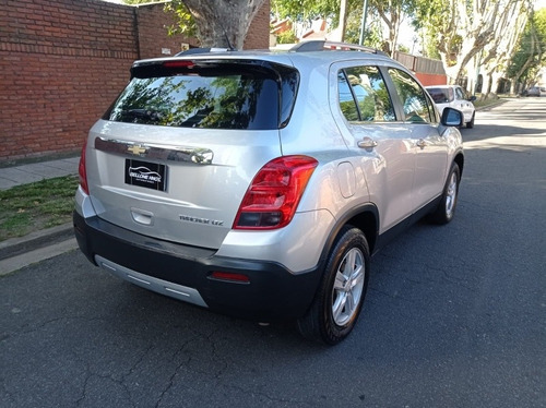 Imagen 6 de 15 de Chevrolet Tracker Nafta 1.8 Ltz Fwd Caja Manual Año 2015