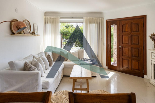 Casa 4 Ambientes Con Quincho