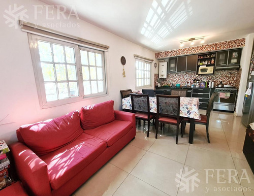 Venta De Duplex En 1º Piso Por Escalera De 3 Ambientes Con Terraza (27805)
