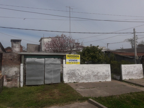 Imagen 2 de 16 de Vende 2 Casa Y Cuadra De Panaderia En Pando Calle Los Laureles Entre Wilson Ferreira Y Varela