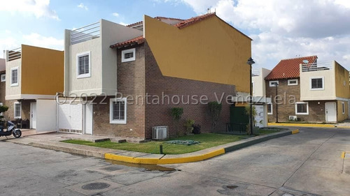 Impecable Casa Townhouse De Tres Niveles A Estrenar Exclusivo Urbanismo De Corinsa Cagua Oportunidad Inversion Estef 23-1008