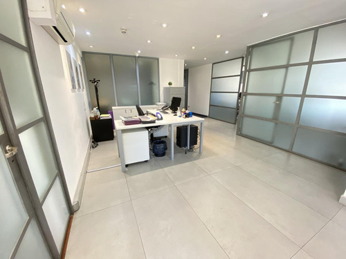 Oficina En Venta O Alquiler - Centro, Av Corrientes - 3 Cocheras 670m2, Posibilidad De Dividir