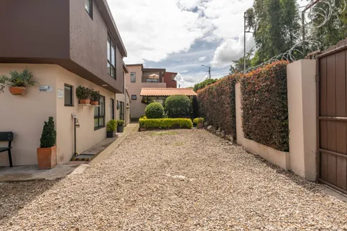 Edificio En Venta En El Tejar. Cod V12493