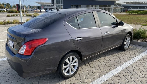 Nissan Versa Extra Full 1.6 2018