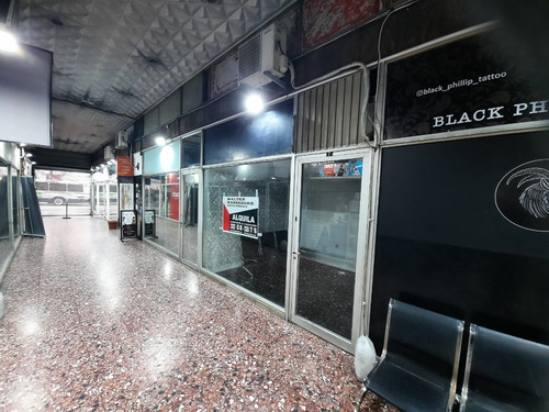 Imagen 3 de 8 de Local Comercial En Pleno 18 De Julio