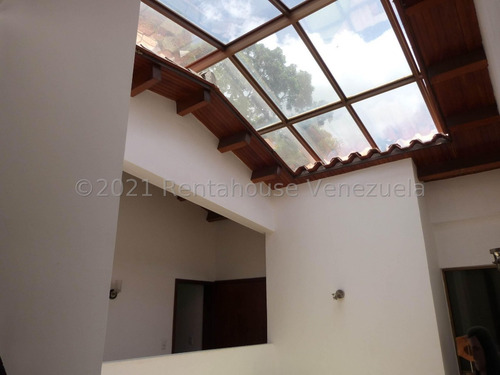 Imagen 3 de 30 de Casa_en_venta_en_caracas_en_prados-del-este_ Rah-22-498 Orlando Figueira 04125535289/04242942992