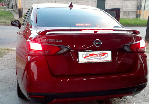 Alerón Spoiler Nissan Versa Sedán 2020 En Adelante Con Luz.