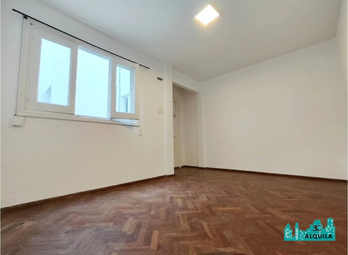 Alquiler! 1 Dormitorio! Bajos Gs Cs! A Pasos De La Rambla!!