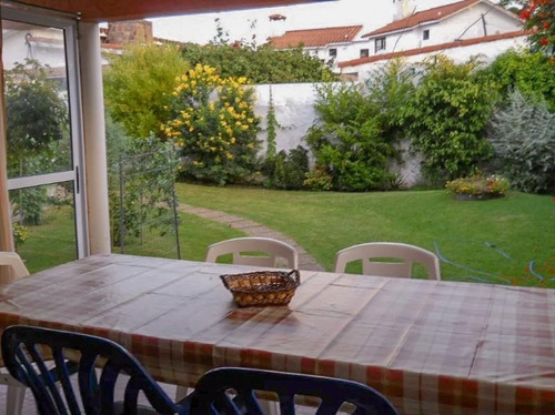 Venta Casa Atlántida Cinco Dormitorios