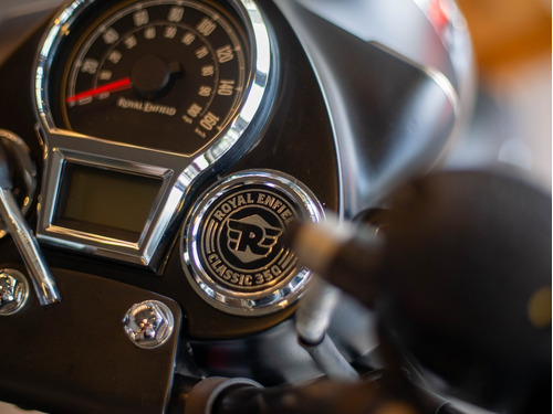 Royal Enfield Classic 350 Dark Stealth Black Reserva