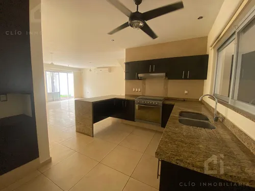 Casa En Venta En Veracruz, Fracc Lomas Del Sol Con Acceso A Playa Y Club De Playa