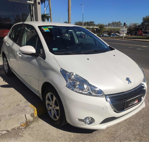 Peugeot 208 1.5 Allure Touchscreen 2016