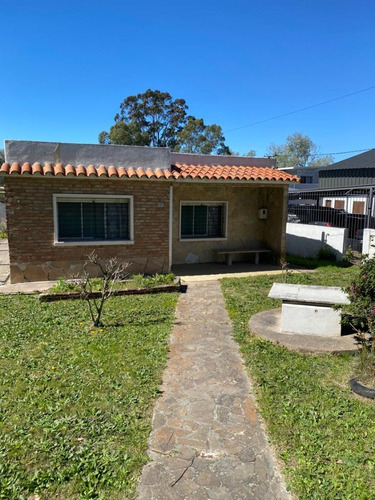 Casa En Venta De 2 Dormitorios En Paso De La Arena