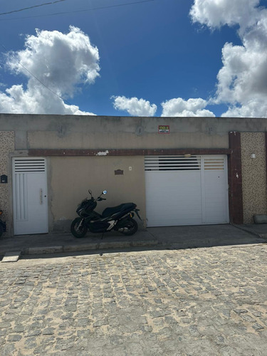 Casa Com 3 Quartos Sala Conzinha 2 Banheiro Quintal Garagem