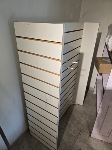 Mueble Con Panel Ranurado Blanco (Usado)