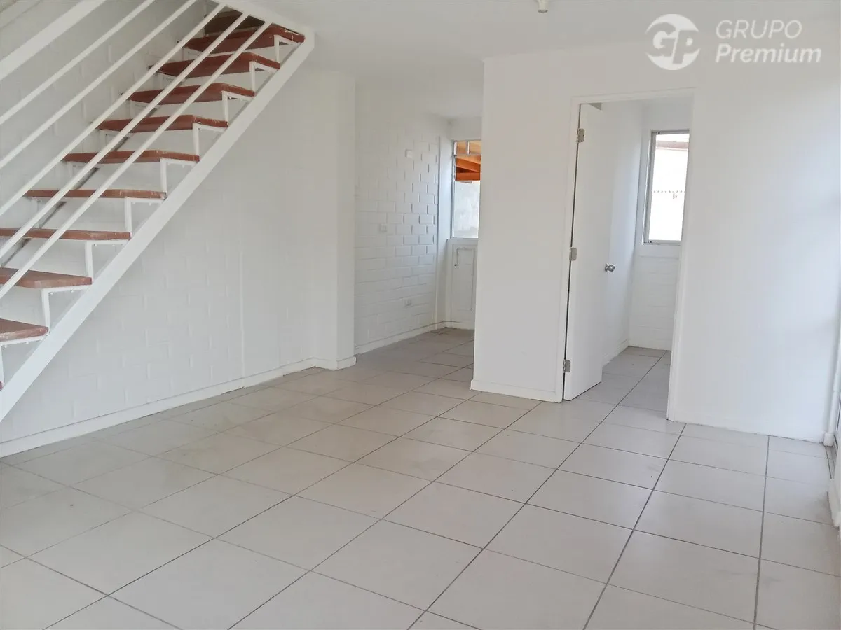 Imagen 2 de 10 de Casa En Arriendo De 3 Dorm. En Buín