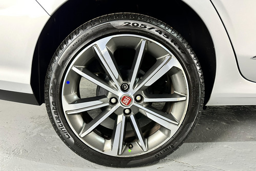 Fiat Cronos 1.8 16v Precision At6 Pack Premium