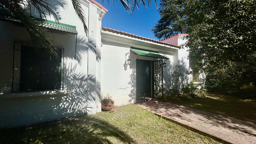 Casa En Venta, 6 Dormitorios, 5 Baños, Pileta, 4 Hectáreas. Tanti