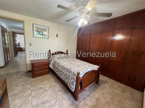 Casa Duples En Venta Ubicada En Zona Privilegiada Dentro De Urbanización En Montalbán 25-17897