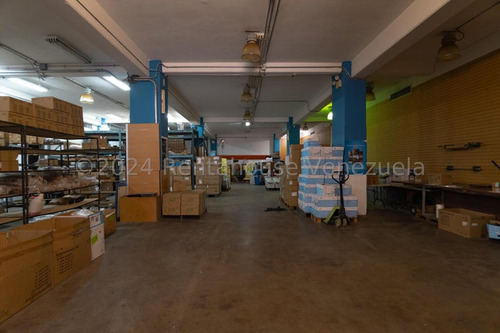 Edificio Comercial En Venta Mls #24-17255