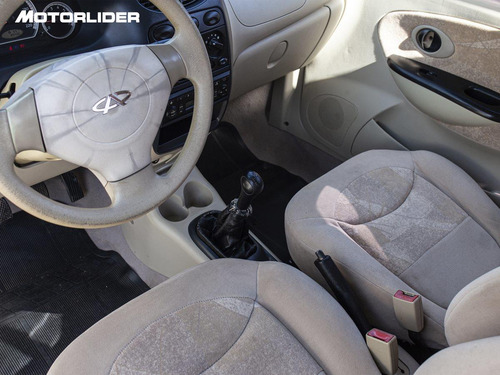 Imagen 21 de 25 de Chery Qq3 Confort 1.1 Extra Full | Permuta / Financia