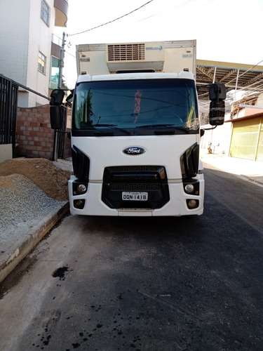 Imagem 2 de 12 de Ford Cargo 1719