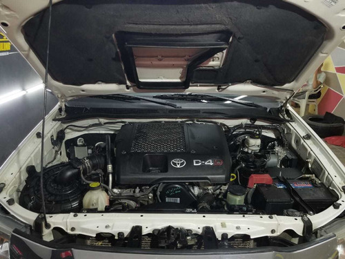 Toyota Hilux 3.0 Cd Srv 171cv 4x2 - B3 2015