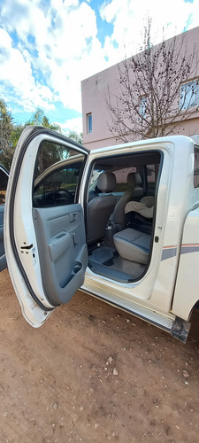 Vendo Toyota Hilux Doble Cabina 4x2 Motor 2,5