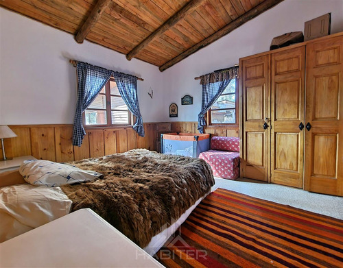 Casa En Arriendo De 8 Dorm. En El Quisco