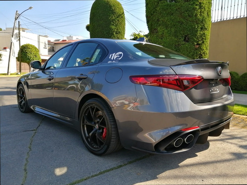 Imagen 6 de 15 de Alfa Romeo Giulia 2018 Quadrifoglio V6 Bi-turbo Factura Org