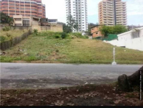 Terreno En El Parral De 1378 M2. Cerca Del Colegio Niños En Acción.