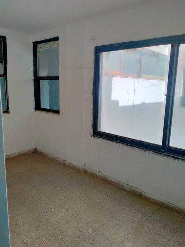 Imagen 7 de 22 de Deposito Oficinas Edificio Alquiler Alberdi