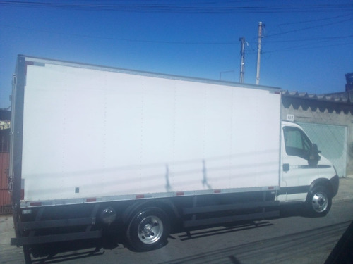 Imagem 5 de 10 de Caminhão Iveco 17c17 Ano 2014 Baú Refrigerado