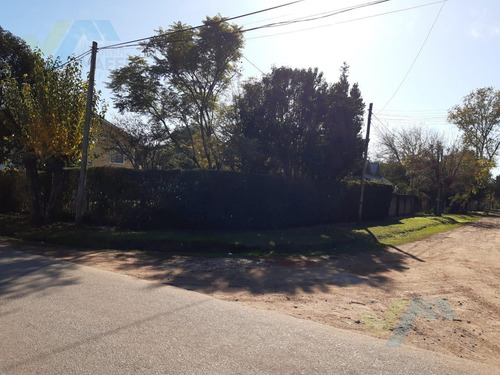 Venta De Impecable Casa En La Lonja Pilar 4amb Pileta 600m