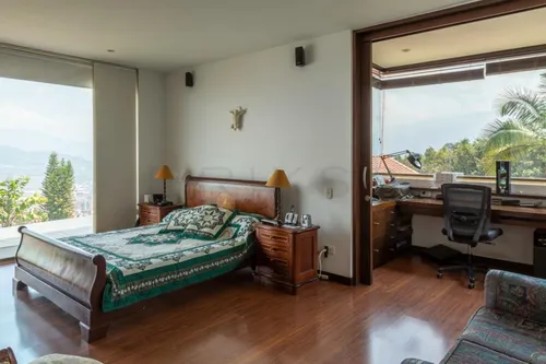 Casa En Venta En Las Lomitas. Cod V50990