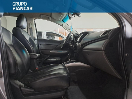 Imagen 5 de 14 de Mitsubishi L200 Diesel 4x4 Automática 2019