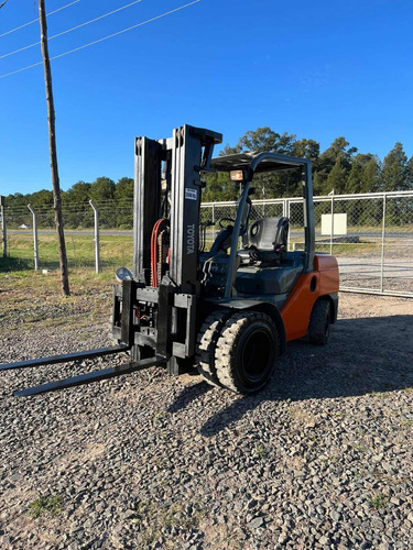 Imagen 7 de 15 de Autoelevador Toyota 3500kg Ruedas Dual Torre Triple C/desp