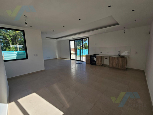 Casa En Venta 4 Ambientes - Barrio Cerrado Santa Elisa - Pilar Del Este -