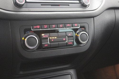 Imagem 9 de 14 de Volkswagen Tiguan 2.0 Fsi 5p 2010