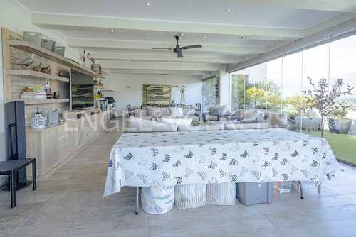 Penthouse Exclusivo Con Piscina