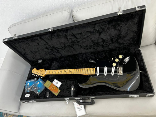 Imagen 4 de 4 de Guitarra Eléctrica Stratocaster Black Strat By Rosenbrauns