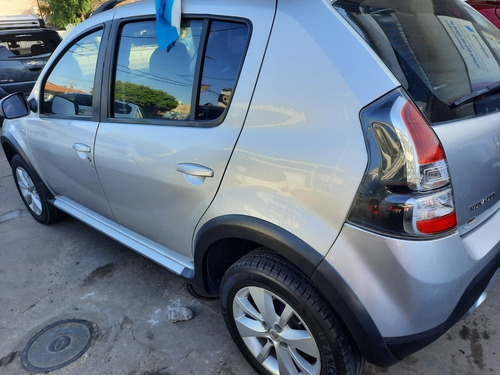 Imagen 14 de 15 de Renault Sandero Stepway 2014 1.6 Confort Dynamique Privilege