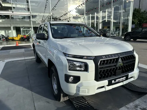 Mitsubishi L200 2.4 Glx Plus 4X4