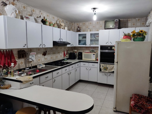 Casa-quinta Bifamiliar Con Entradas Independientes Colinas De Vista Alegre