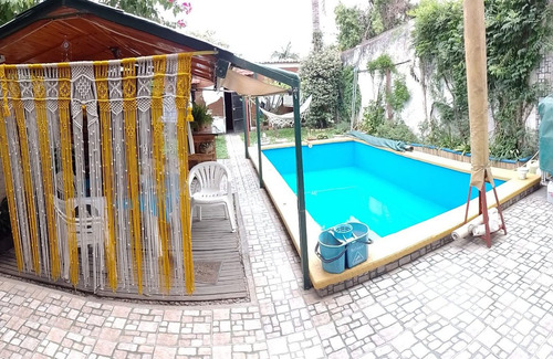 Venta De Casa 4 Dorm., Alsina Al 400- C /pileta