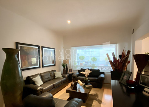 Casa En Venta En Jacarandas Qro, Con 4 Habitaciones